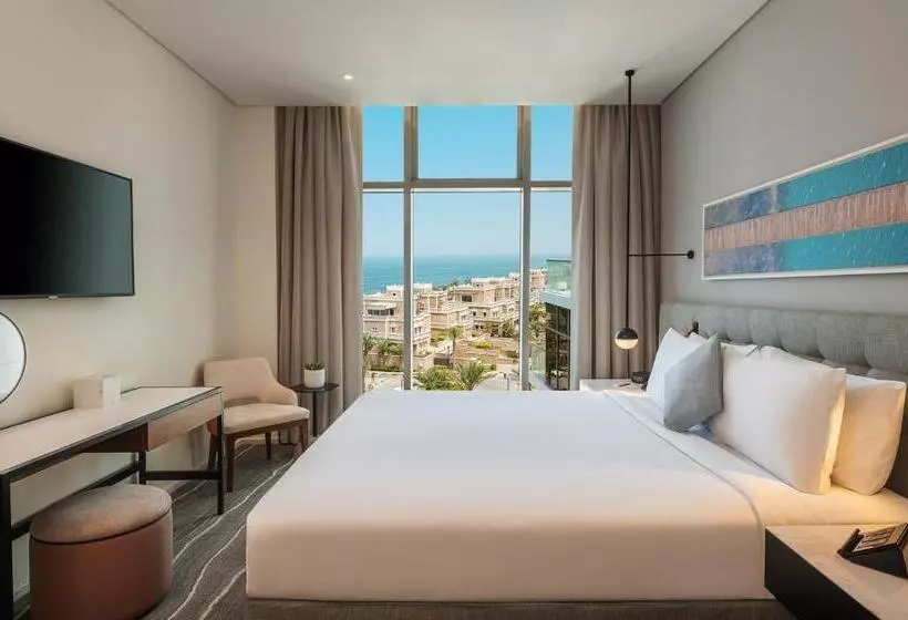 ホテル Th8 Palm Dubai Beach Resort Vignette Collection, An Ihg