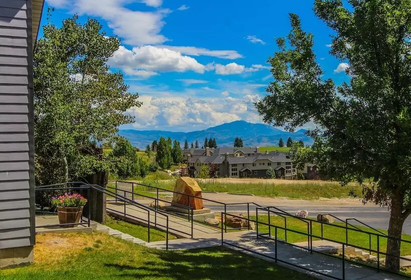 Hotelli Wolf Creek Village