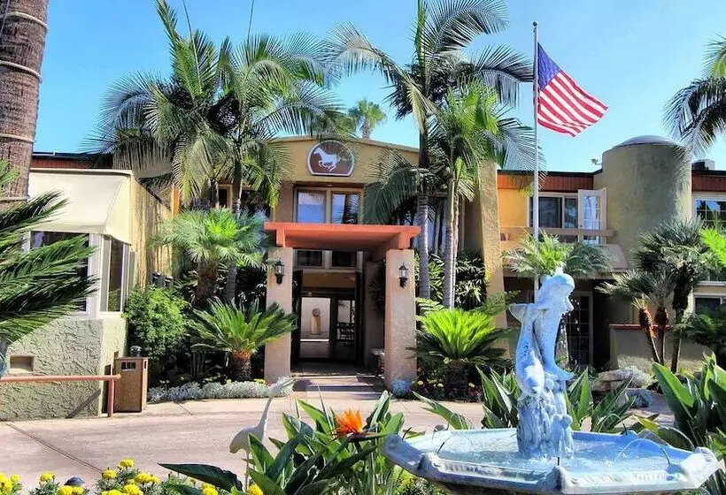 Hotelli Wolf Creek Village