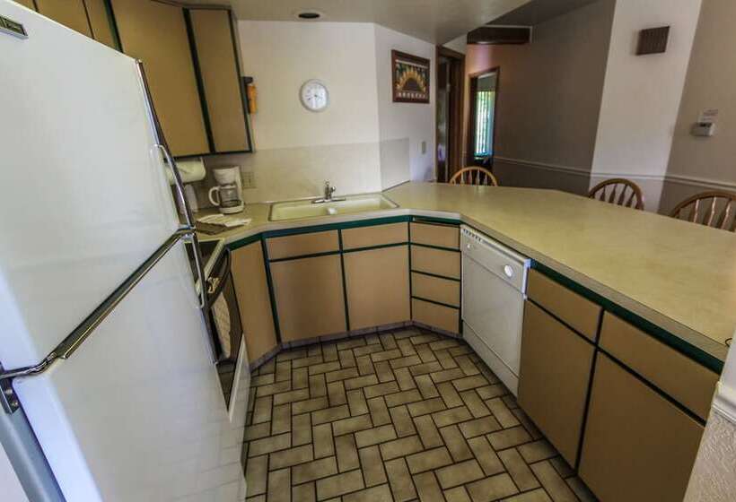 ホテル Wolf Creek Village