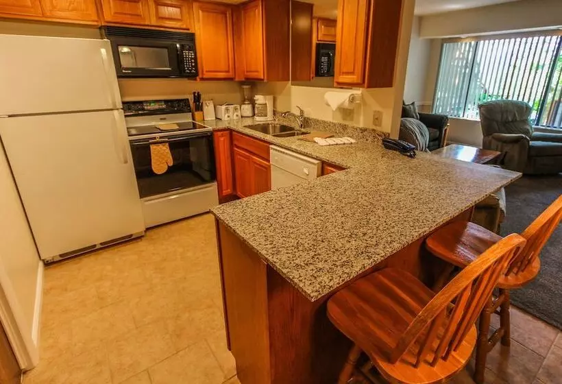 Hotelli Wolf Creek Village