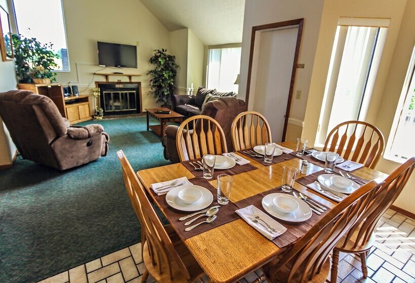 ホテル Wolf Creek Village