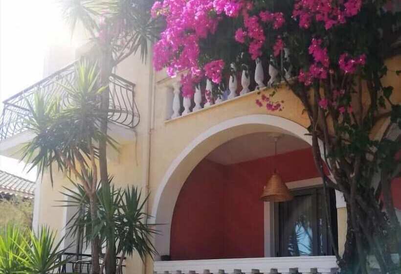 پانسیون Nomas Living