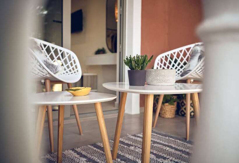 پانسیون Nomas Living