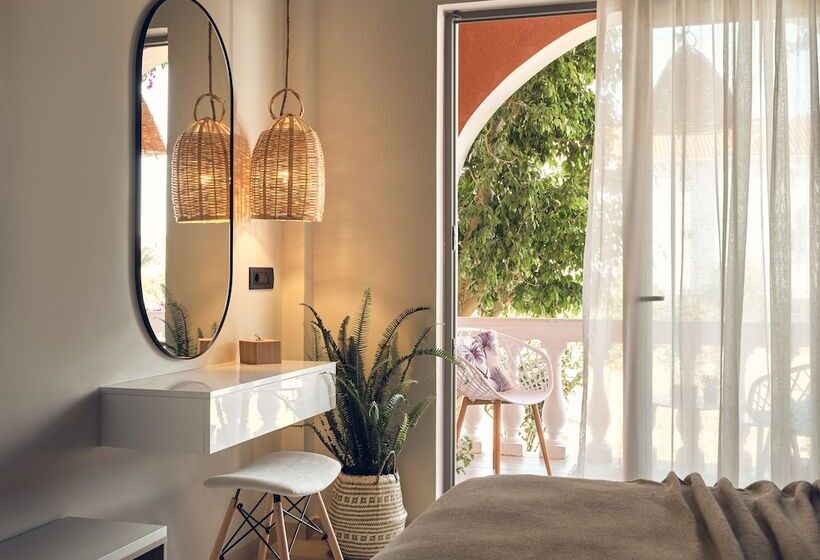 پانسیون Nomas Living