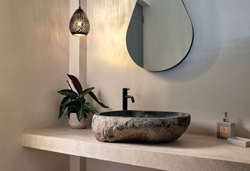 پانسیون Nomas Living