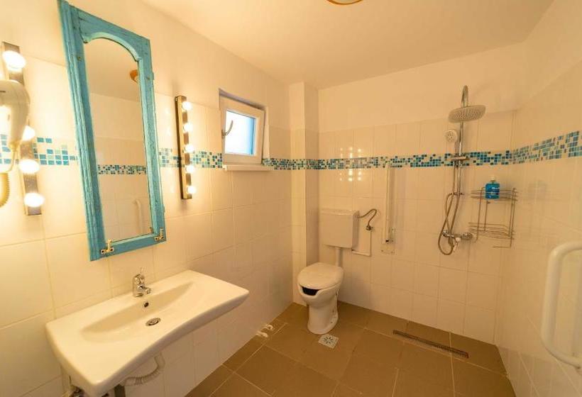 Hostel Nena Art Resort