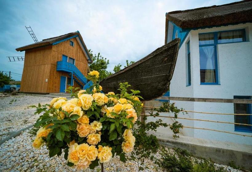 Hostel Nena Art Resort