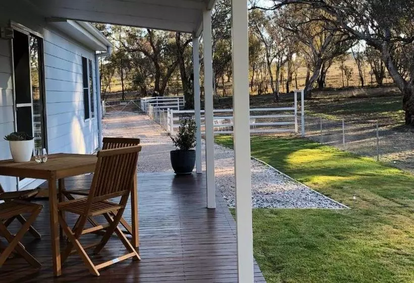 ベッドアンドブレックファースト Rosewood Cottage