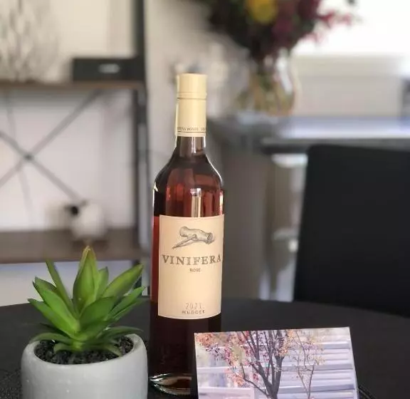 ベッドアンドブレックファースト Rosewood Cottage