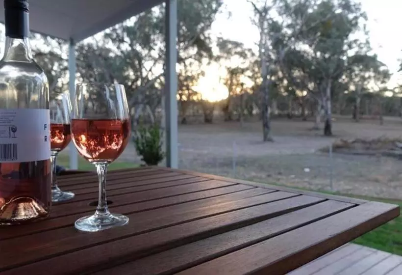 ベッドアンドブレックファースト Rosewood Cottage