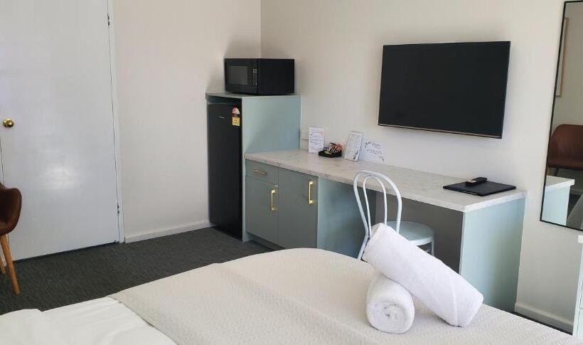 فندق Roydons Motor Inn