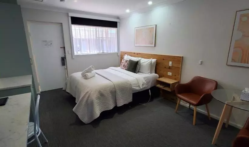 ホテル Roydons Motor Inn