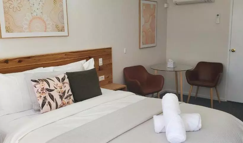 ホテル Roydons Motor Inn