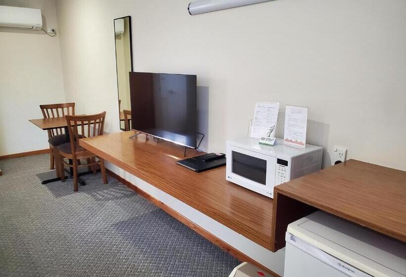 فندق Roydons Motor Inn