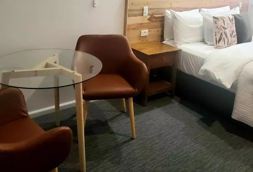 ホテル Roydons Motor Inn