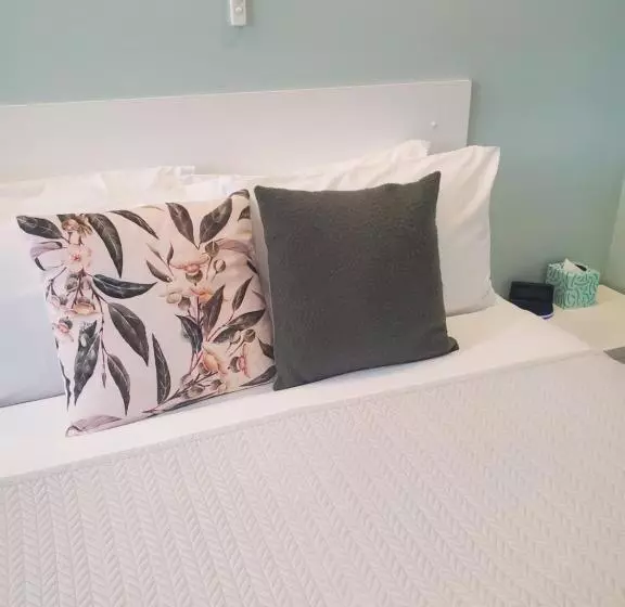 ホテル Roydons Motor Inn