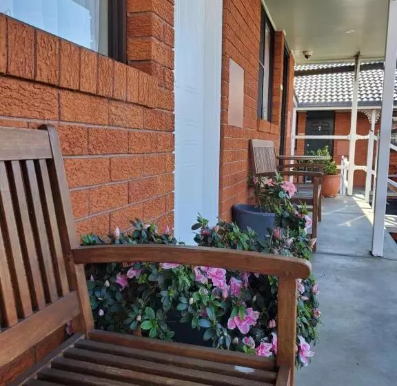 ホテル Roydons Motor Inn