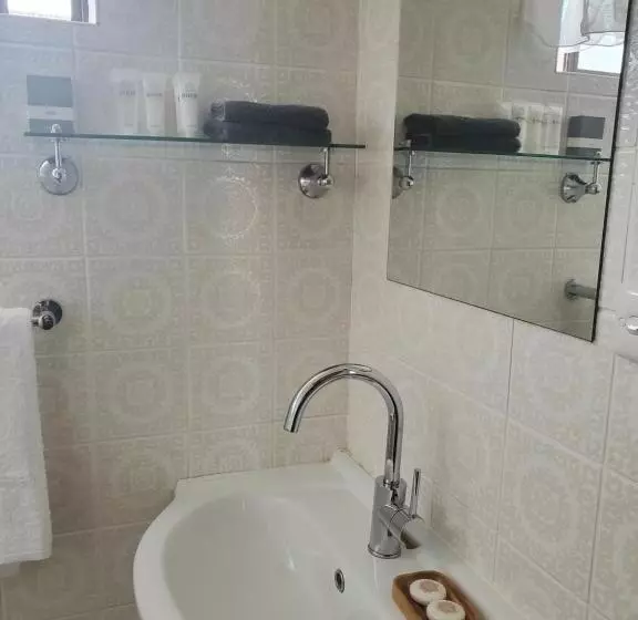 ホテル Roydons Motor Inn