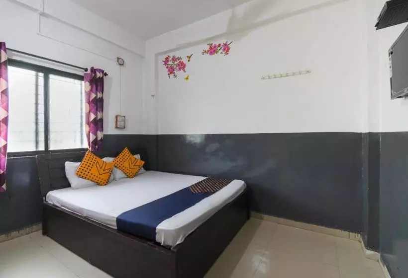 Spot On 66186 Hotel Basari