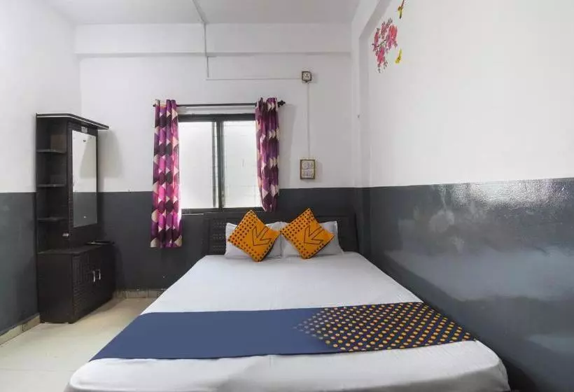 Spot On 66186 Hotel Basari