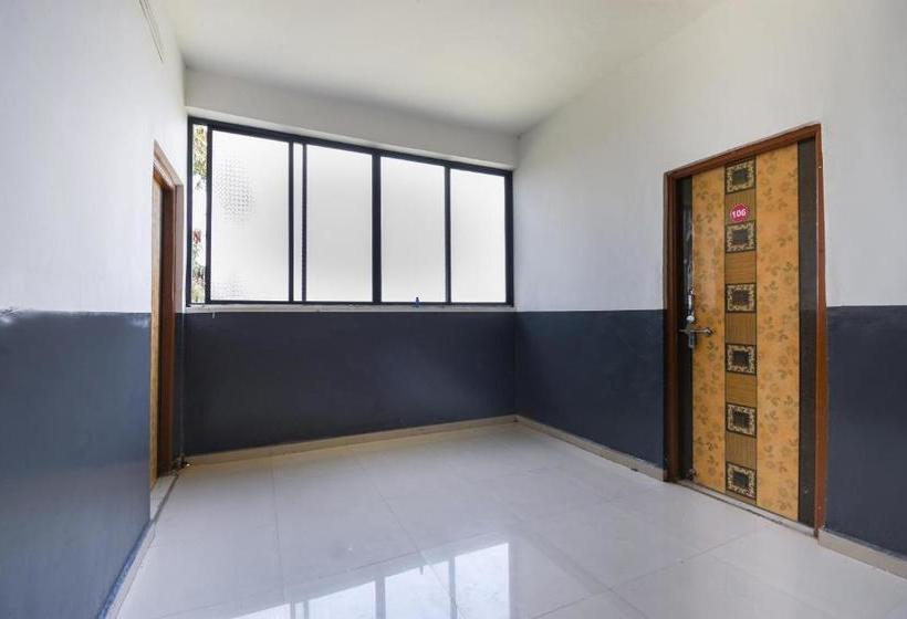 Spot On 66186 Hotel Basari