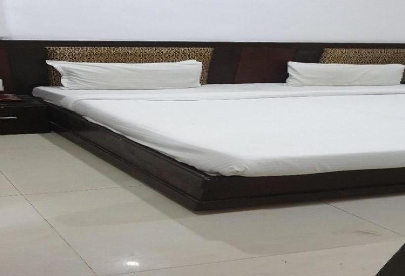 호텔 Spot On 80817 Krishna Guest House