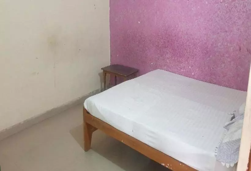 Hotelli Spot On 80817 Krishna Guest House