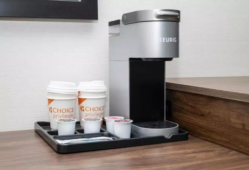 Hotelli Comfort Inn & Suites