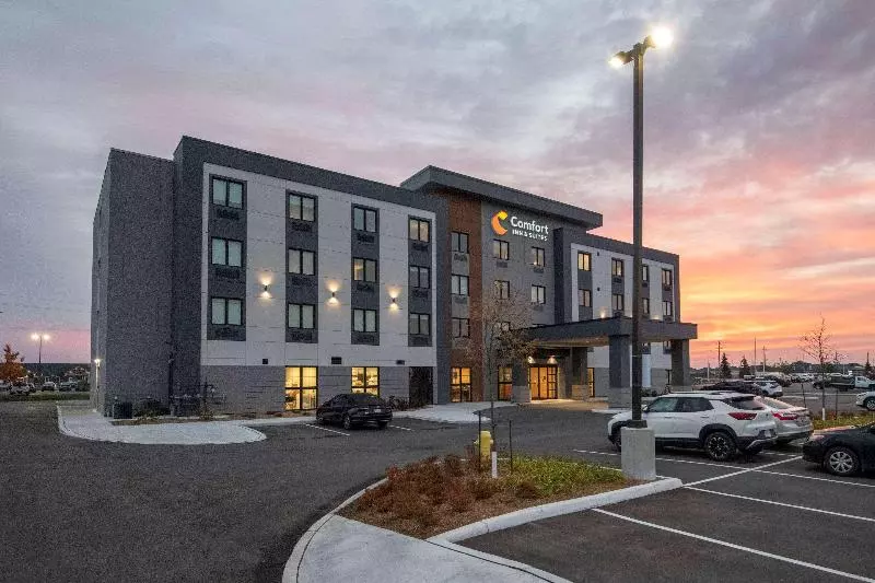 Hotelli Comfort Inn & Suites