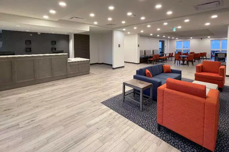 Hotelli Comfort Inn & Suites