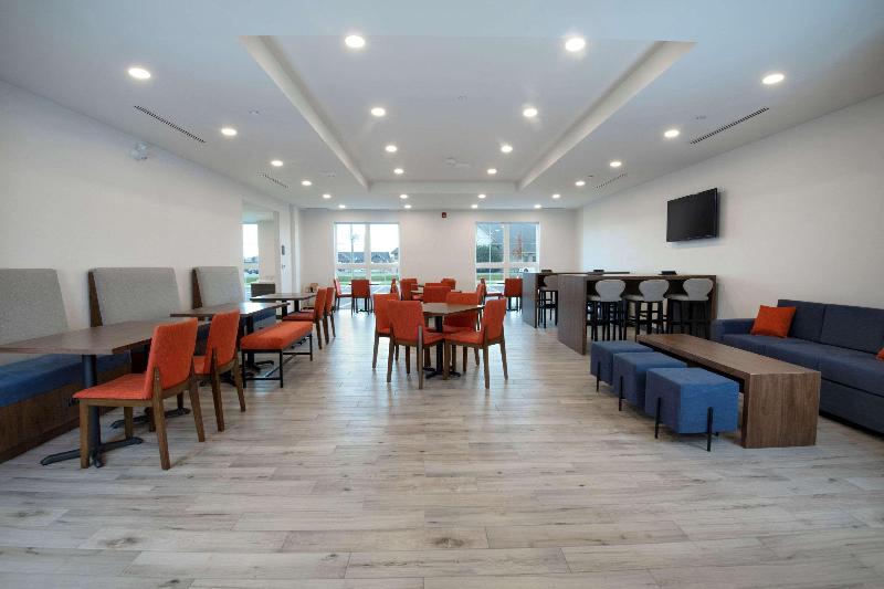 Hotel Comfort Inn & Suites