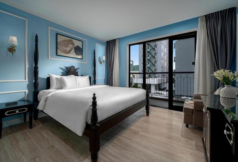 هتل Del Luna Boutique