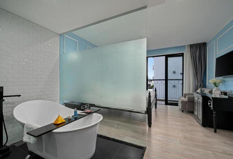 هتل Del Luna Boutique