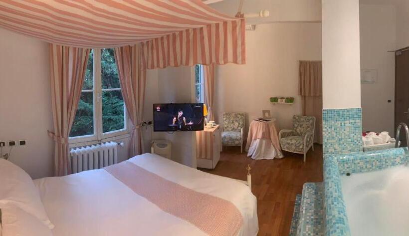 酒店 Eveline 2 Piscina Privata O Jacuzzi