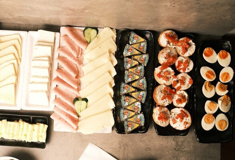 ホテル The Central View Boutique