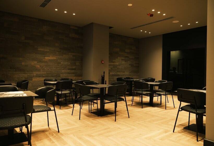 ホテル The Central View Boutique