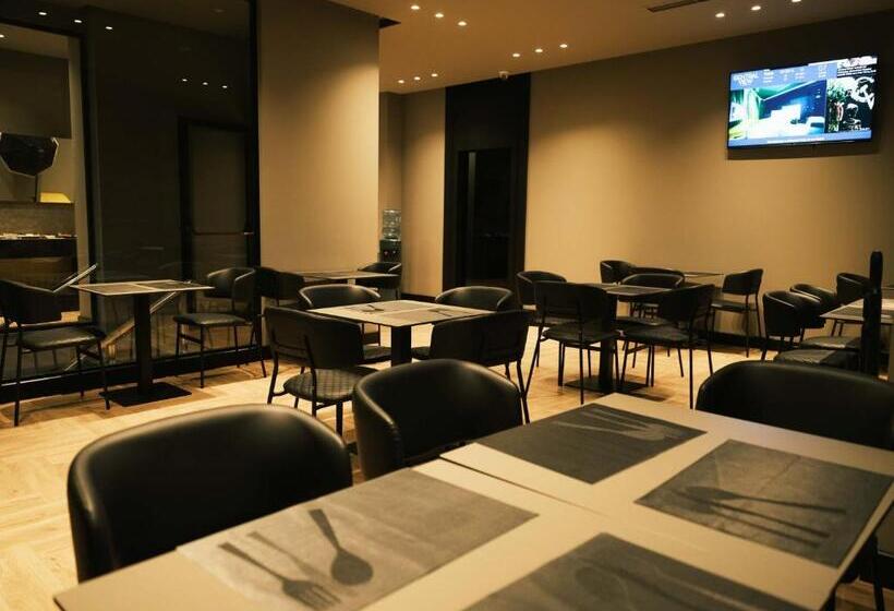 ホテル The Central View Boutique