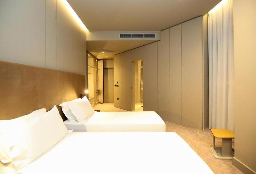 ホテル The Central View Boutique