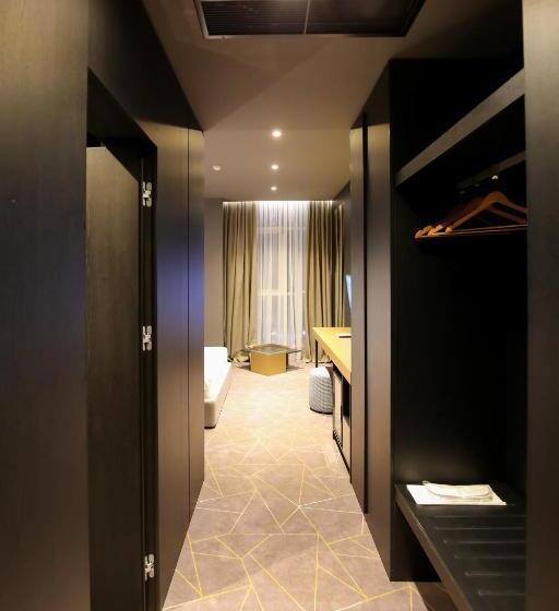 ホテル The Central View Boutique