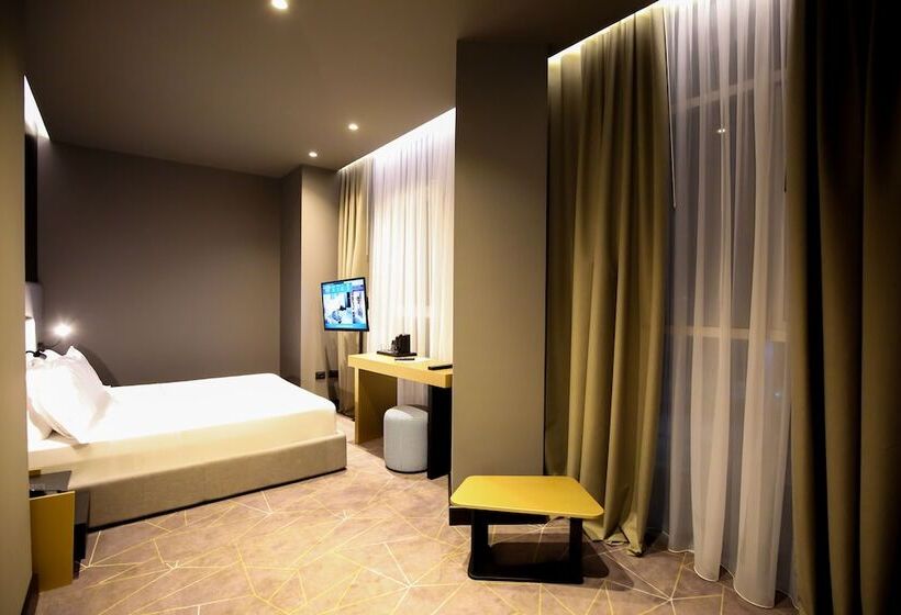 ホテル The Central View Boutique