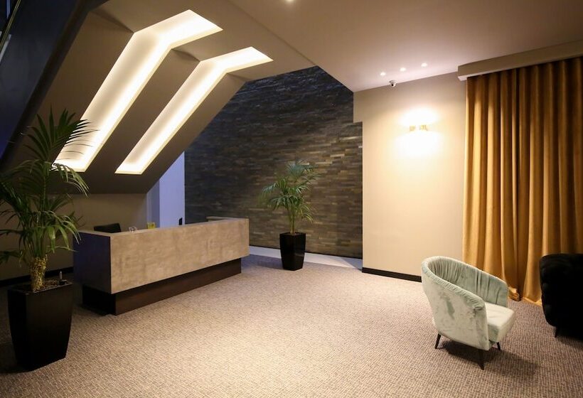 ホテル The Central View Boutique