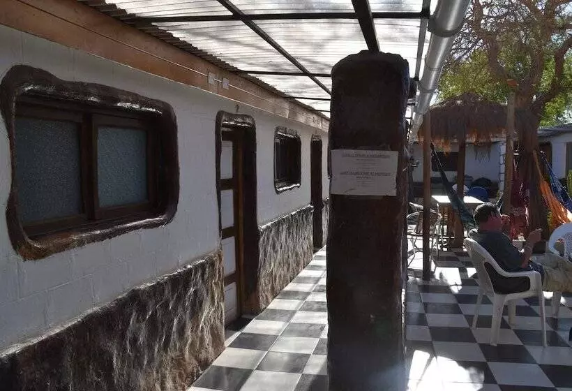 ペンション Hostal La Florida   Hostel