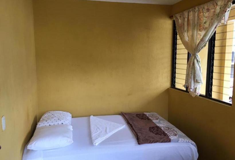 هاستل Villa Del Lago