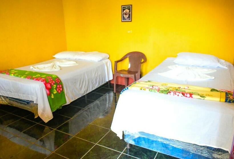 هاستل Villa Del Lago