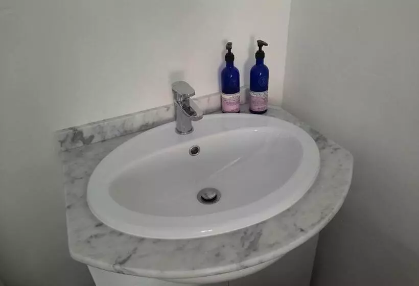 Aamiaismajoitus (B&B) Maison Du Coquelicot