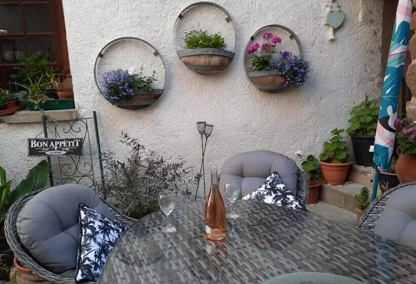 Aamiaismajoitus (B&B) Maison Du Coquelicot