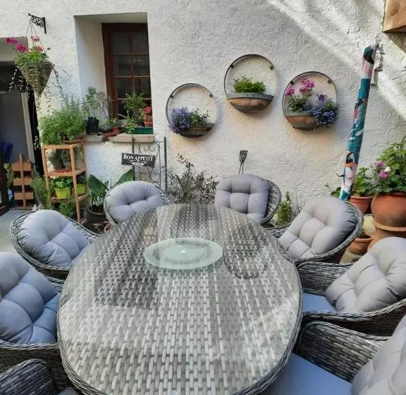 Aamiaismajoitus (B&B) Maison Du Coquelicot