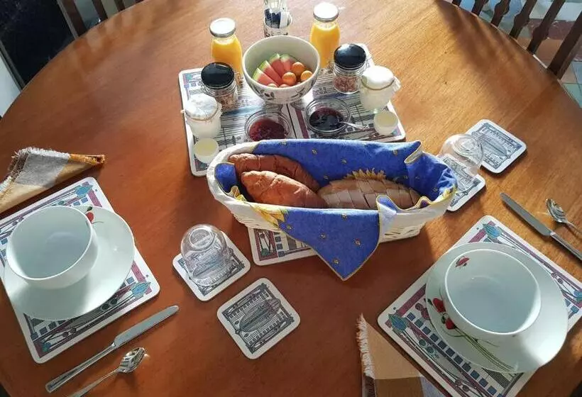 Aamiaismajoitus (B&B) Maison Du Coquelicot