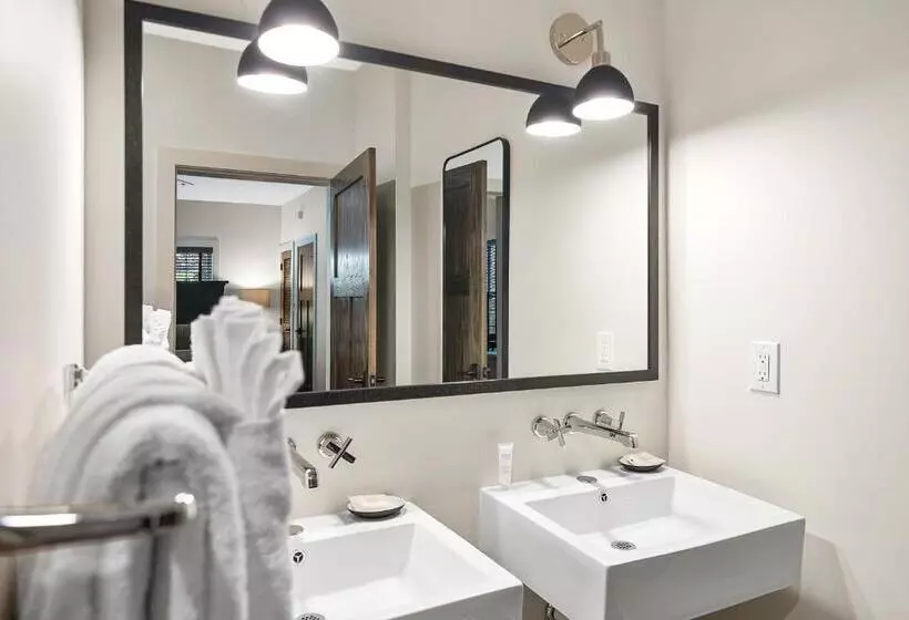 Hotelli The Blowing Rock Manor